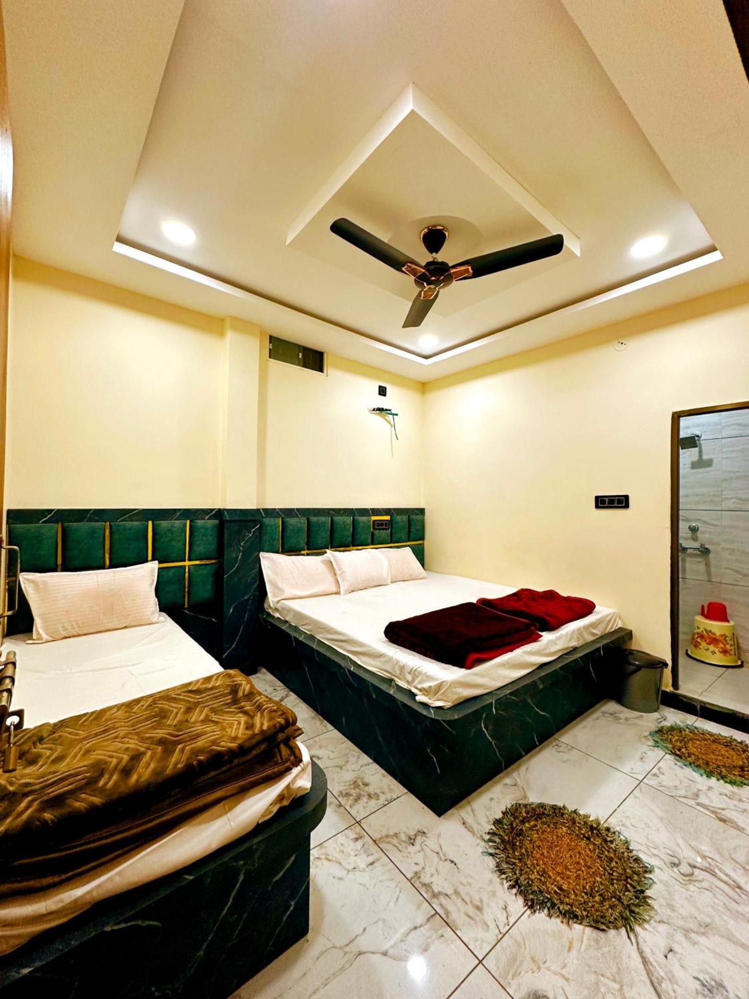 Hotel Shiv Gouri Palace 우자인 외부 사진